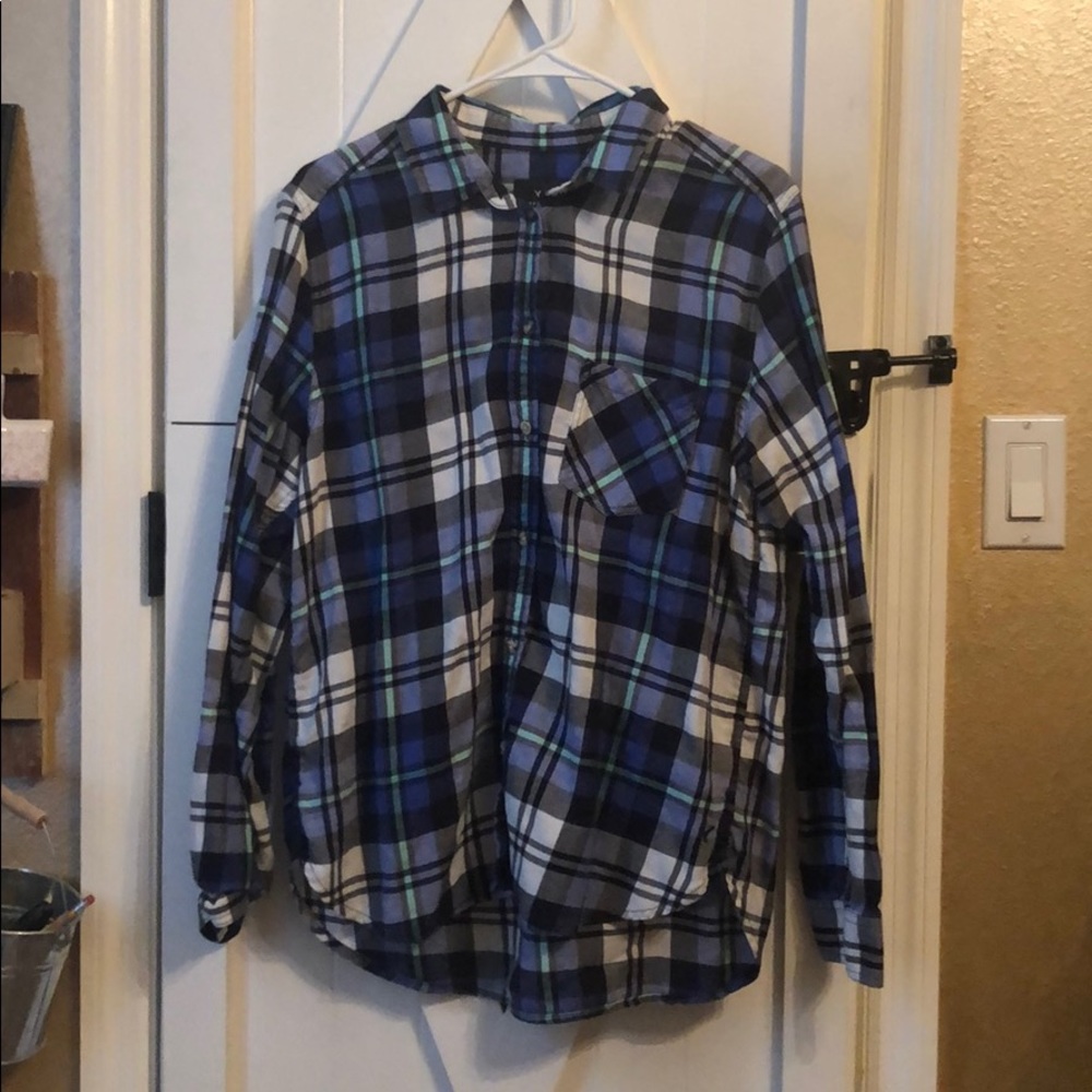 American Eagle Boyfriend plaid button up shirt